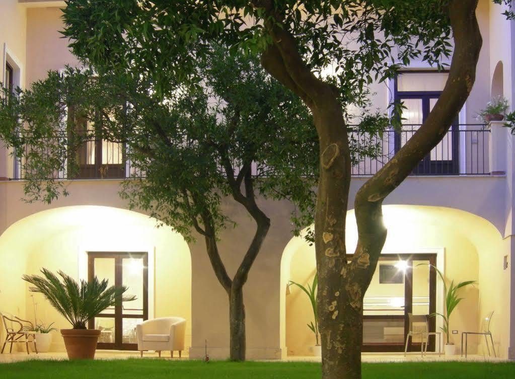 L' Antico Cortile Hotel Caserta Eksteriør billede